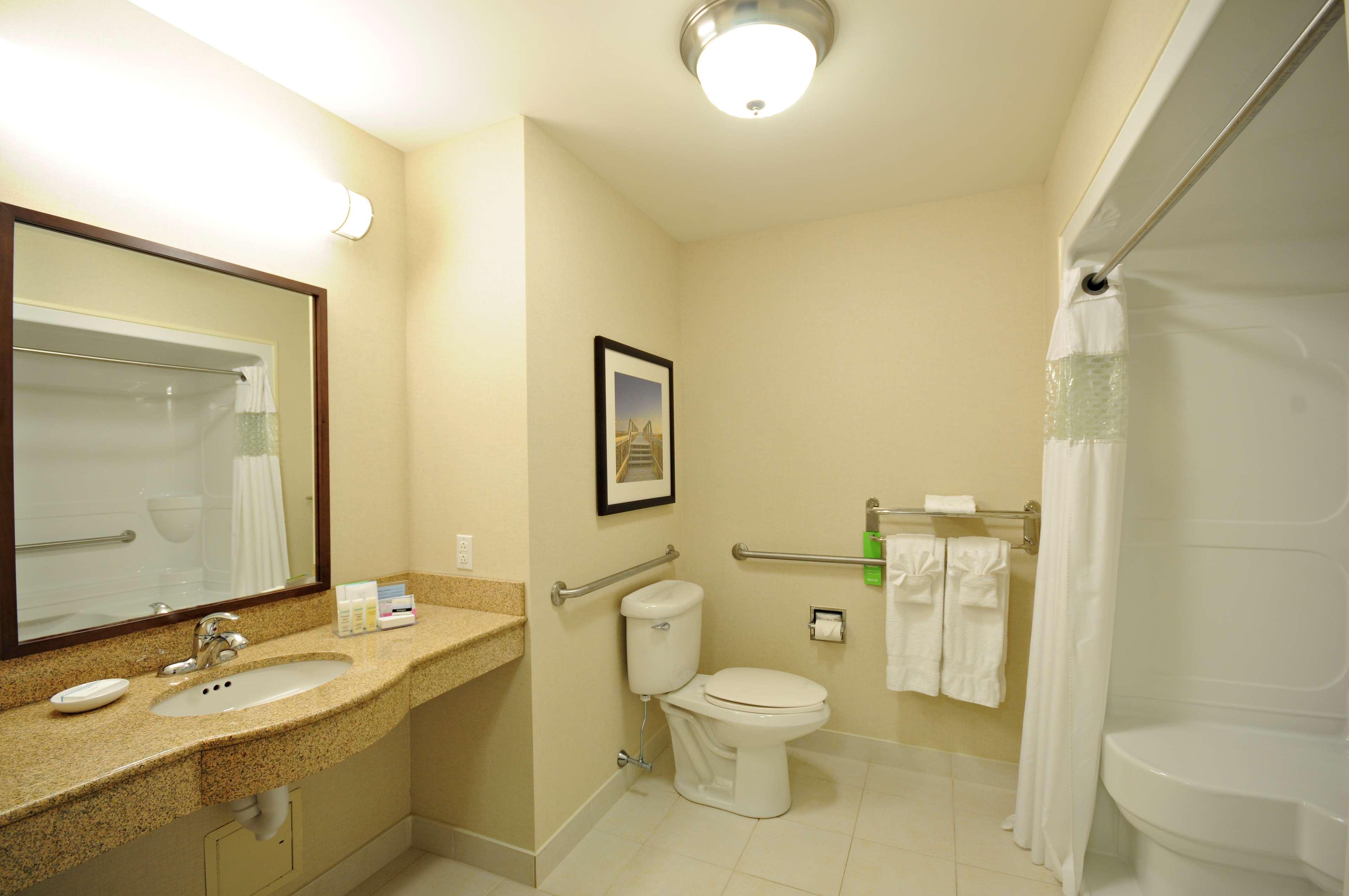 Hampton Inn & Suites Saint John Buitenkant foto
