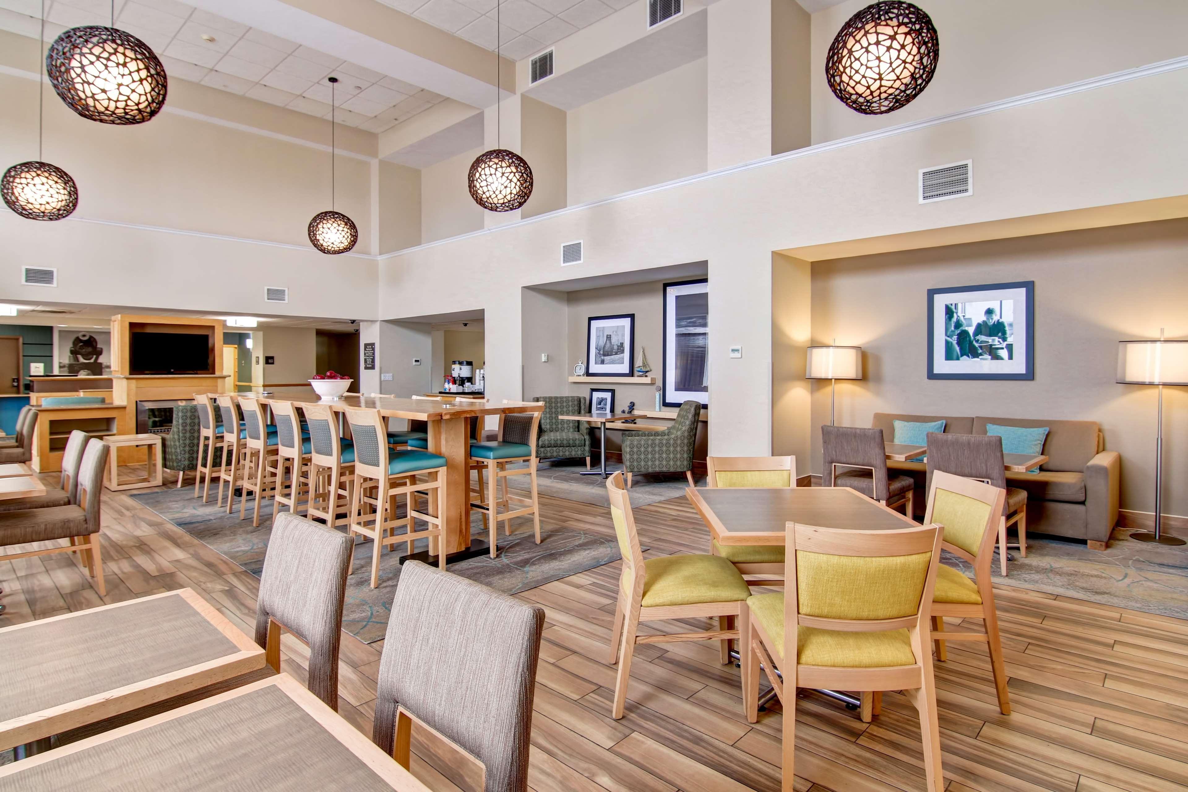 Hampton Inn & Suites Saint John Buitenkant foto