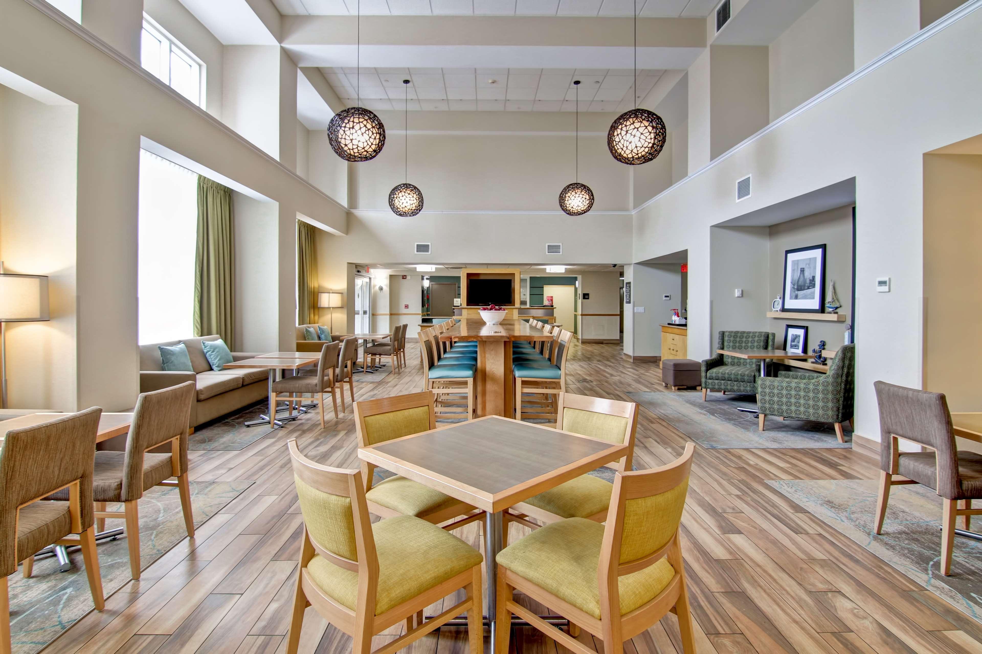 Hampton Inn & Suites Saint John Buitenkant foto