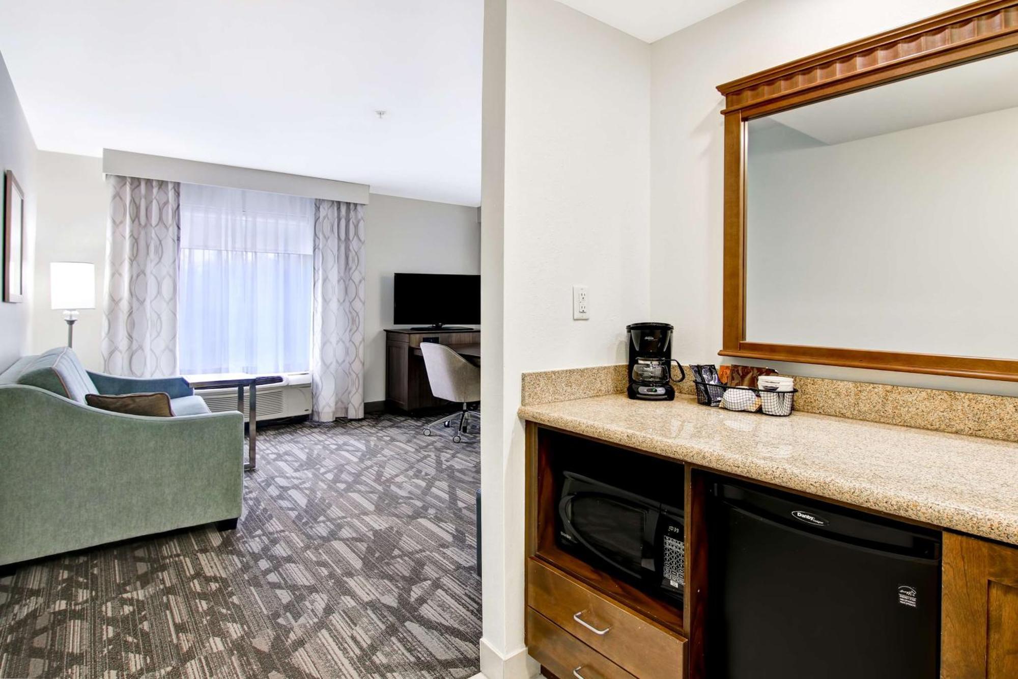 Hampton Inn & Suites Saint John Buitenkant foto