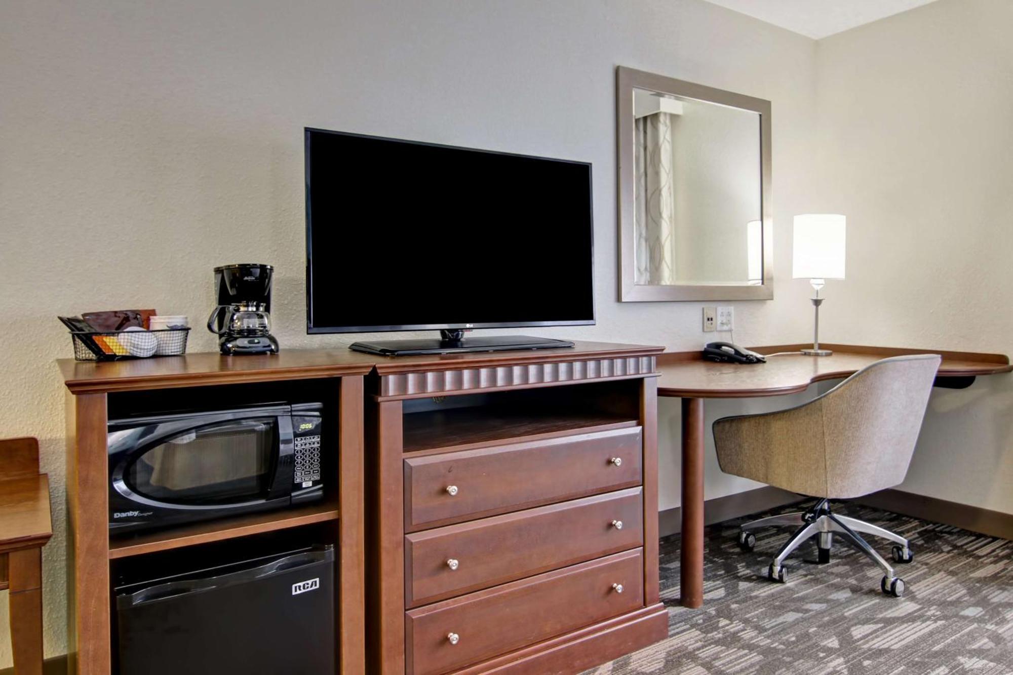 Hampton Inn & Suites Saint John Buitenkant foto